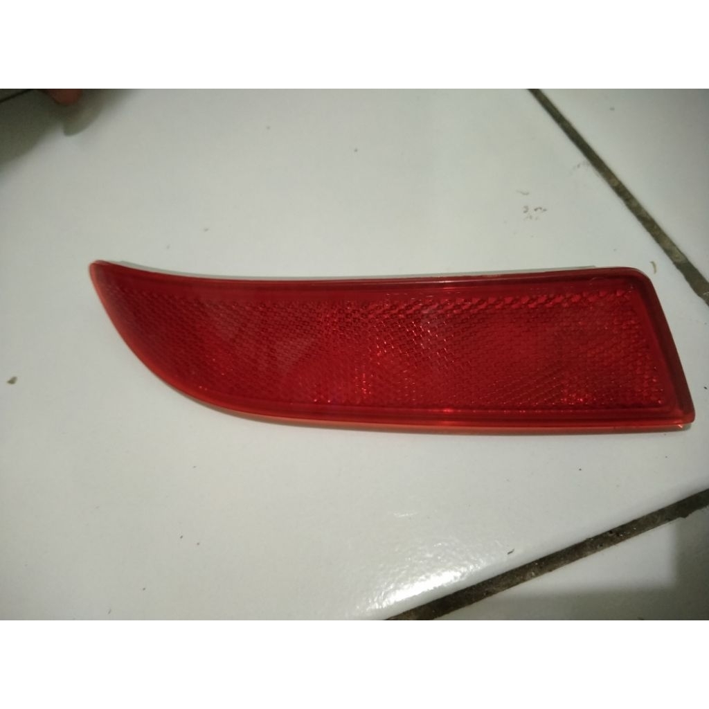 lampu reflektor/mata kucing bemper belakang mobil Avanza/Xenia all New Veloz 2012-2014