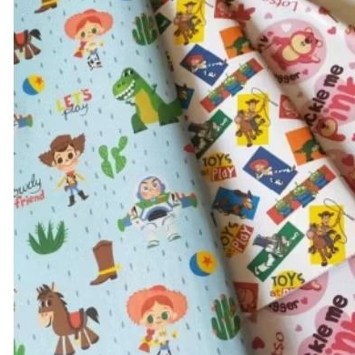 

kertas kado uk 50 x63 cm gambar toy story