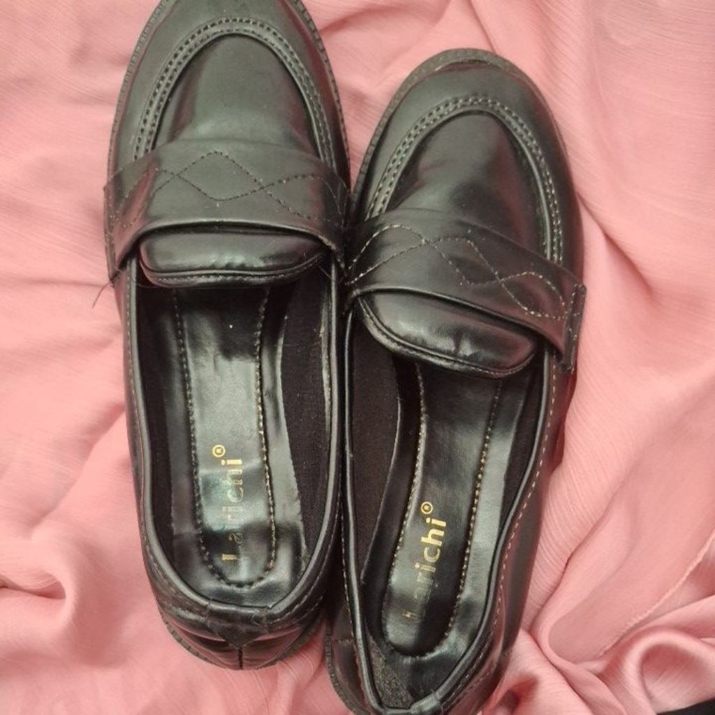 (preloved) Docmart Loafers Wanita