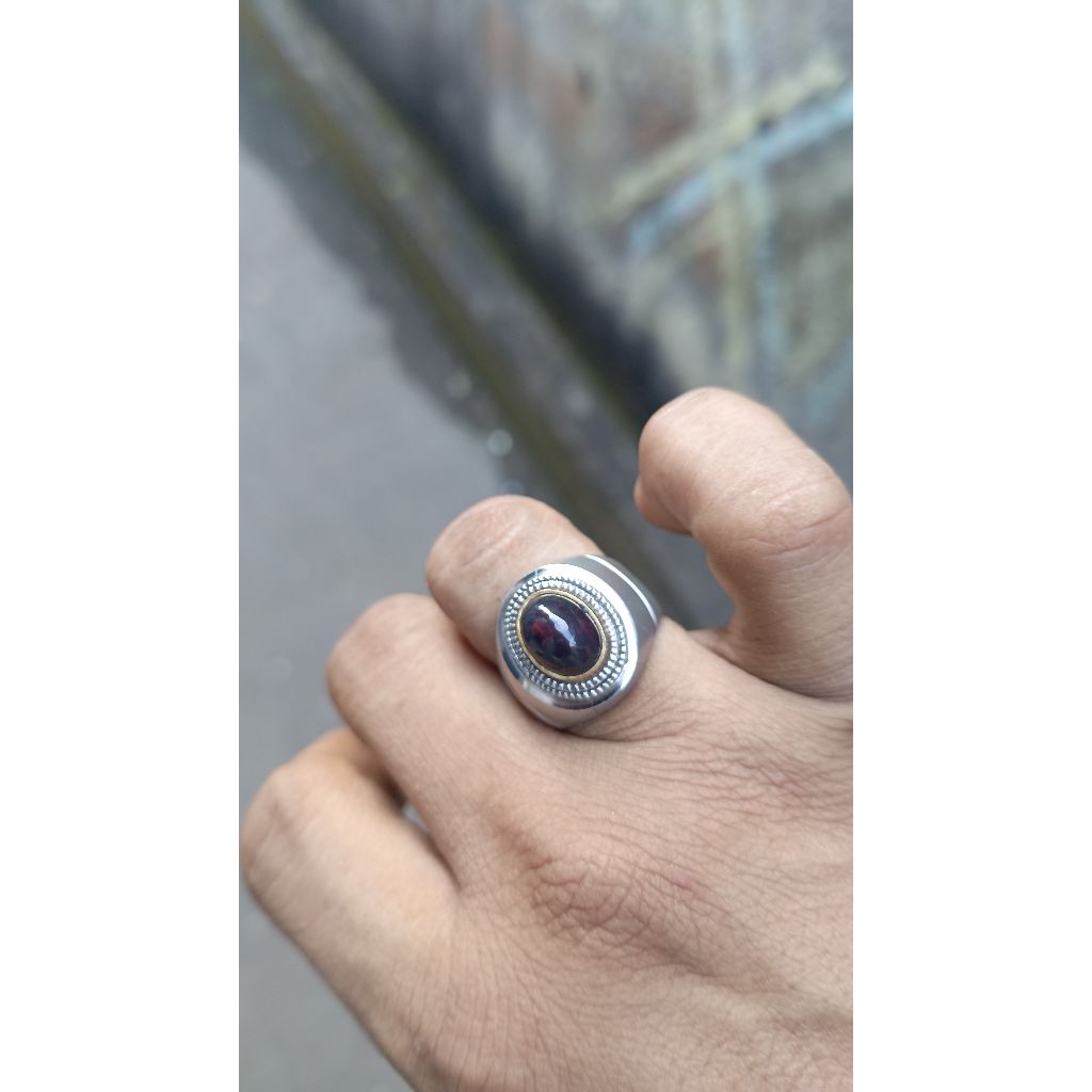 Batu black oval africa