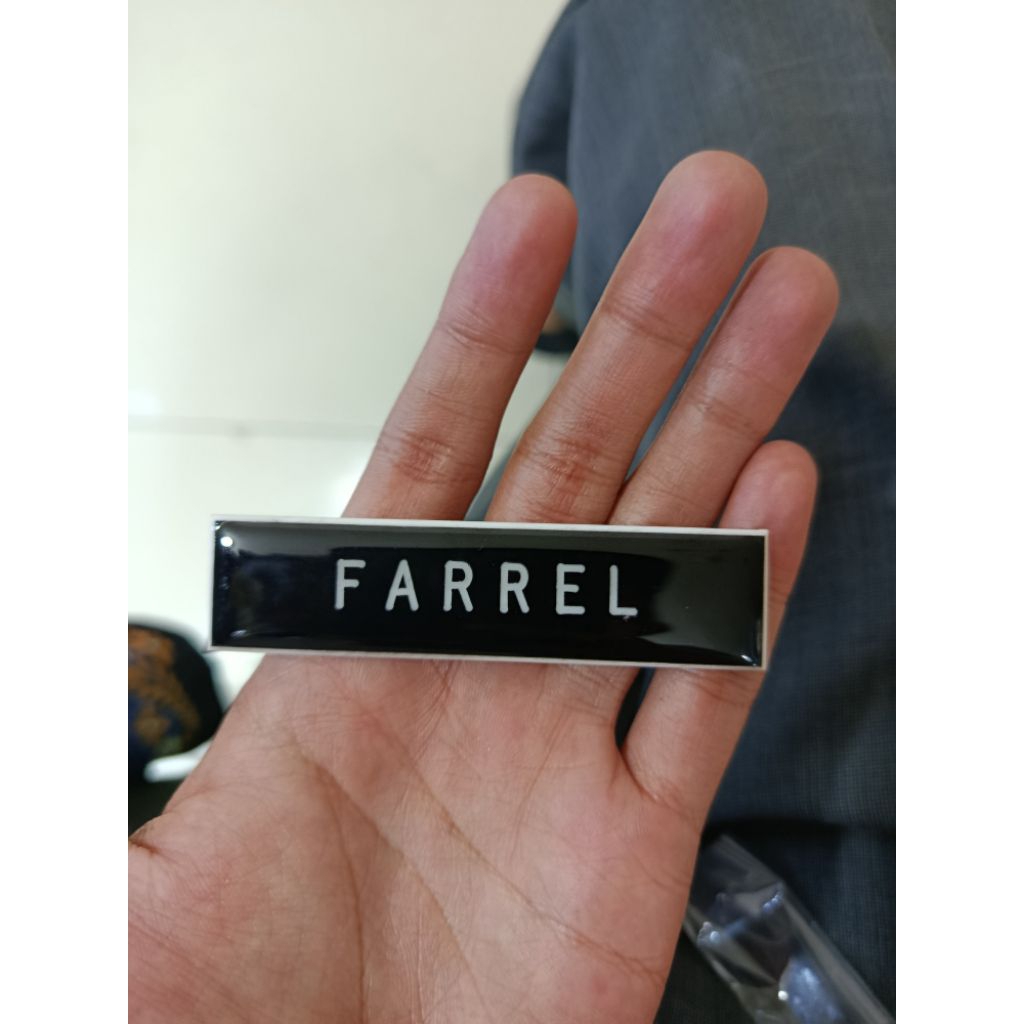 

name tag akrilik papan nama dada magnet