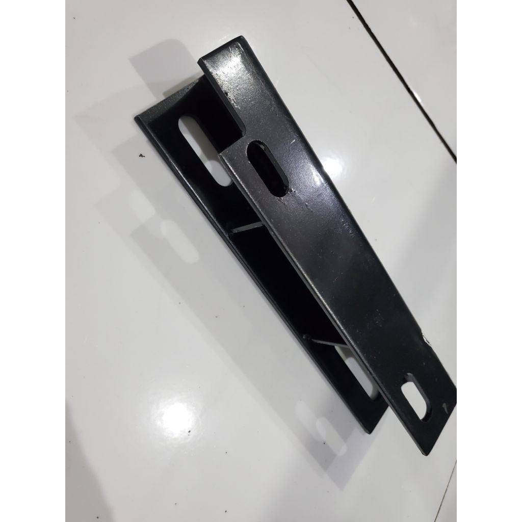 Dudukan Traktor G1000/Diesel Mounting Sub Assy Traktor G1000 BOXER ,G1000,G3000 ZEVA / Landasan Mesi