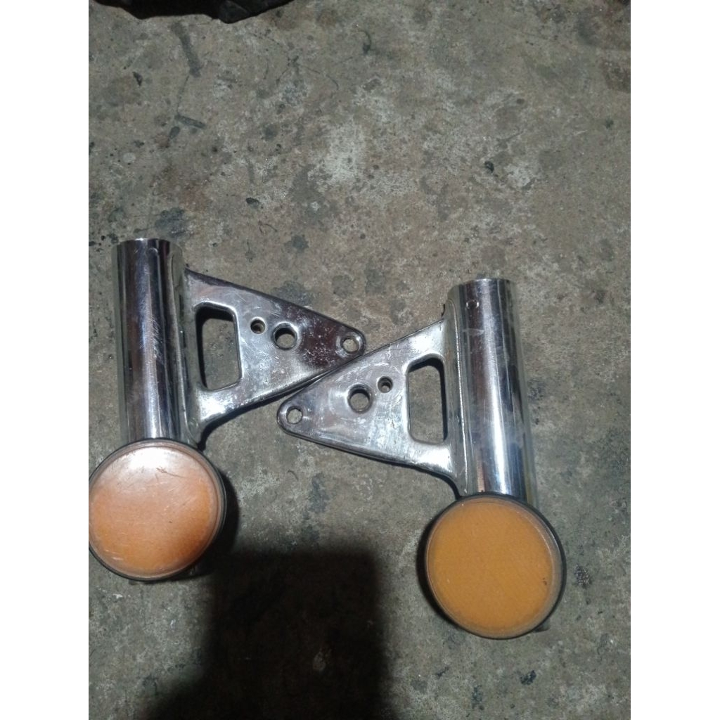 PANGKON LAMPU DEPAN GL125 ORIGINAL