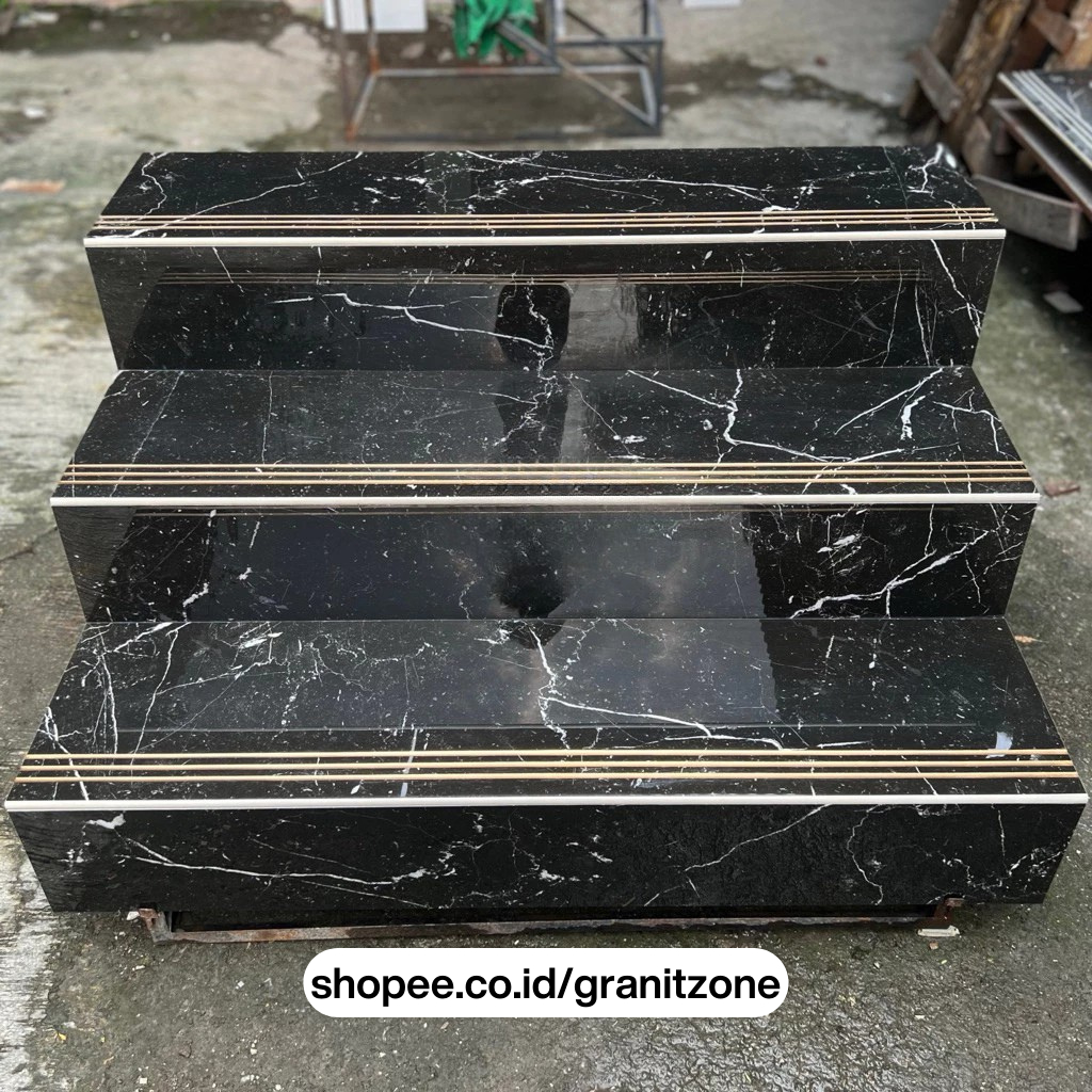Granit Stepnosing Lantai Tangga - 30x80-120cm - Motif Putih Dasar Hitam mosing gold - Kilap Glossy