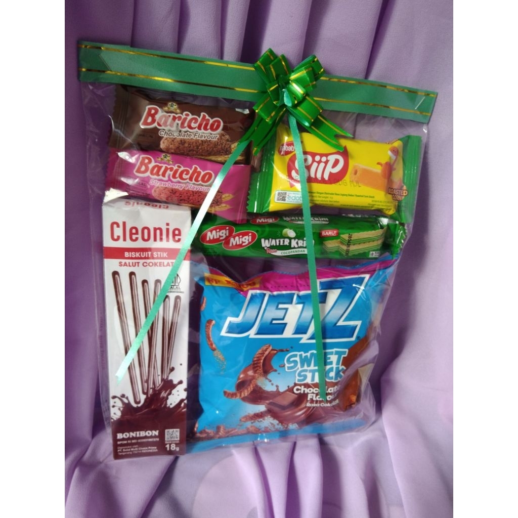 

Paket Snack Ultah Paket snack /hampers/snack ulangtahun /snack anak / gift / gift snack / Bingkisan ulang tahun anak /snack murah jajan murah