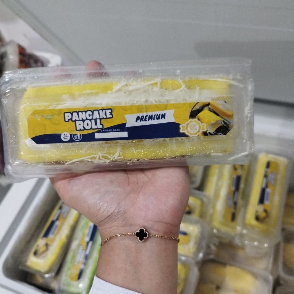 

Durian Pancake Roll Premium