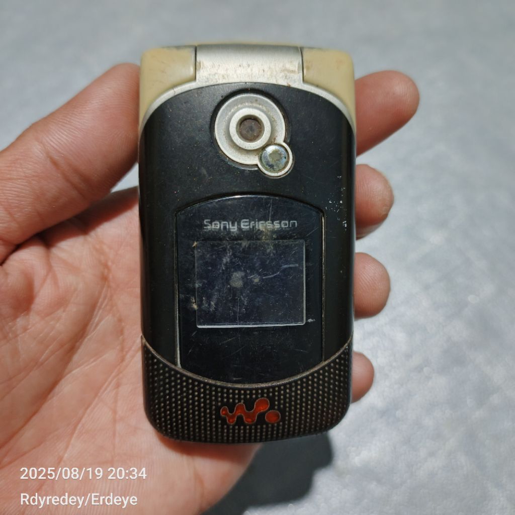 Sparepart Hp Jadul Sony Ericsson W300i (2)