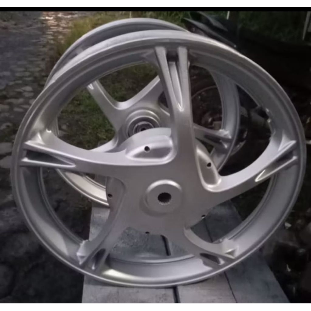 VELG/PELE 1SET DEPAN BELAKANG MOTOR YAMAHA MIO SPORTY/MIO SMILE/MIO SOUL KARBU WARNA SILVER ORIGINAL