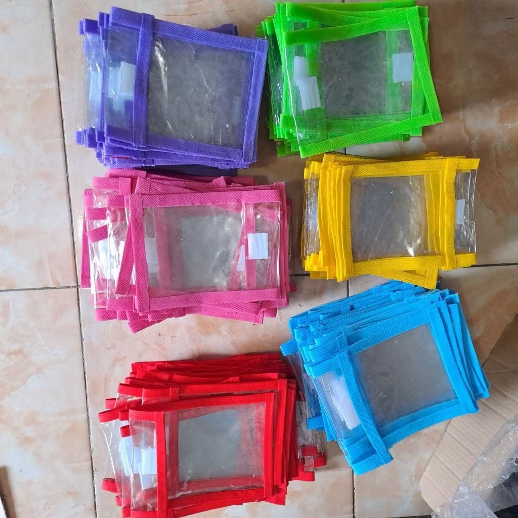 

Sampul tabungan Mika polos