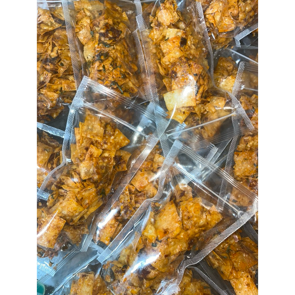 

kripik pangsit pedas daun jeruk