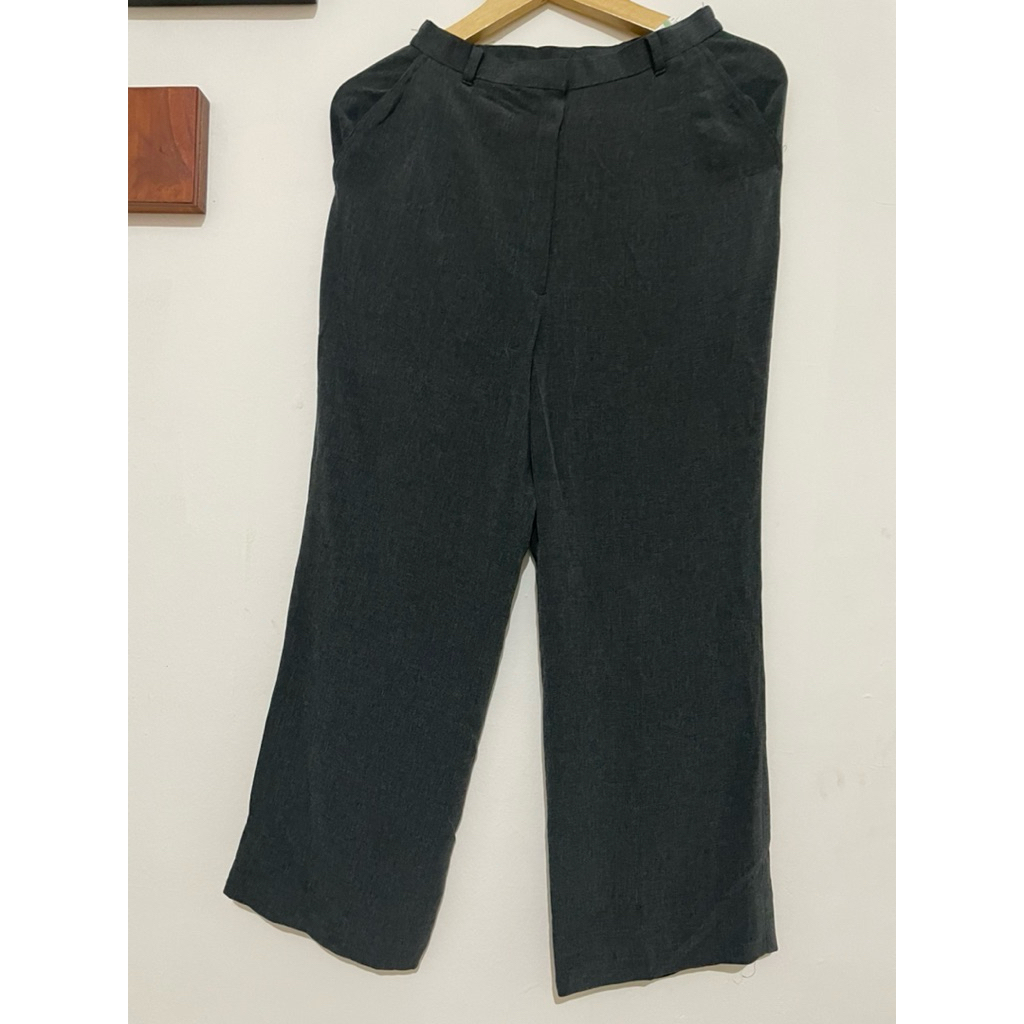 PRELOVED CELANA ABU TUA BAHAN SOFT CERUTI KULOT