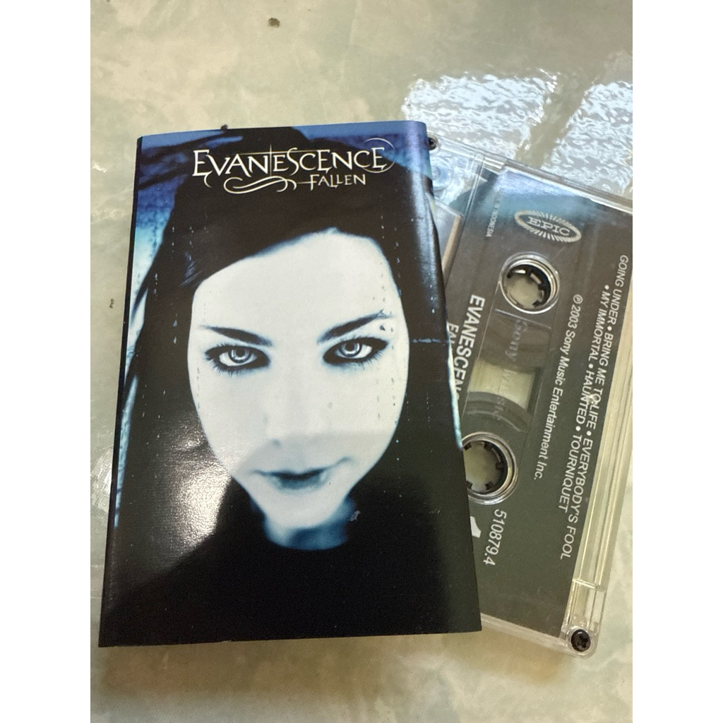 kaset pita evanescence fallen