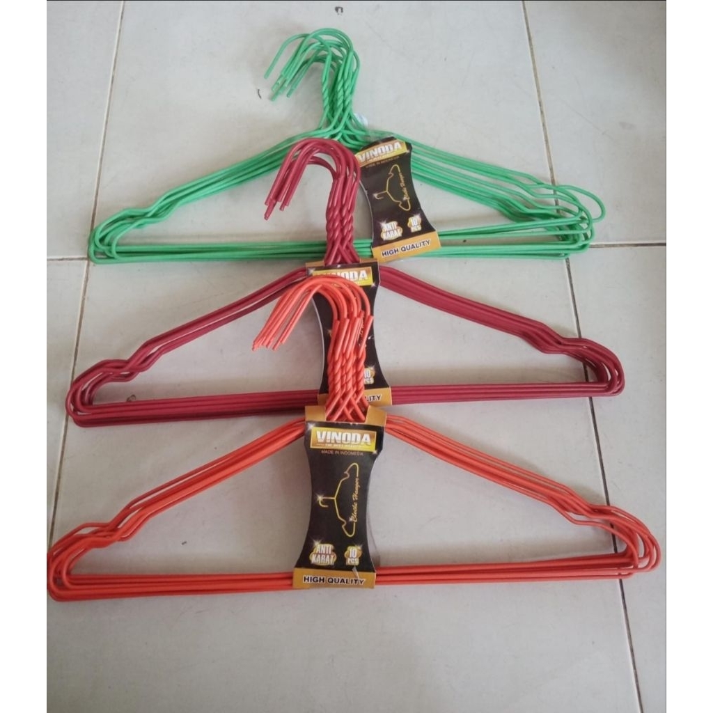 Kastok kawat, gantungan baju, kastok plastik