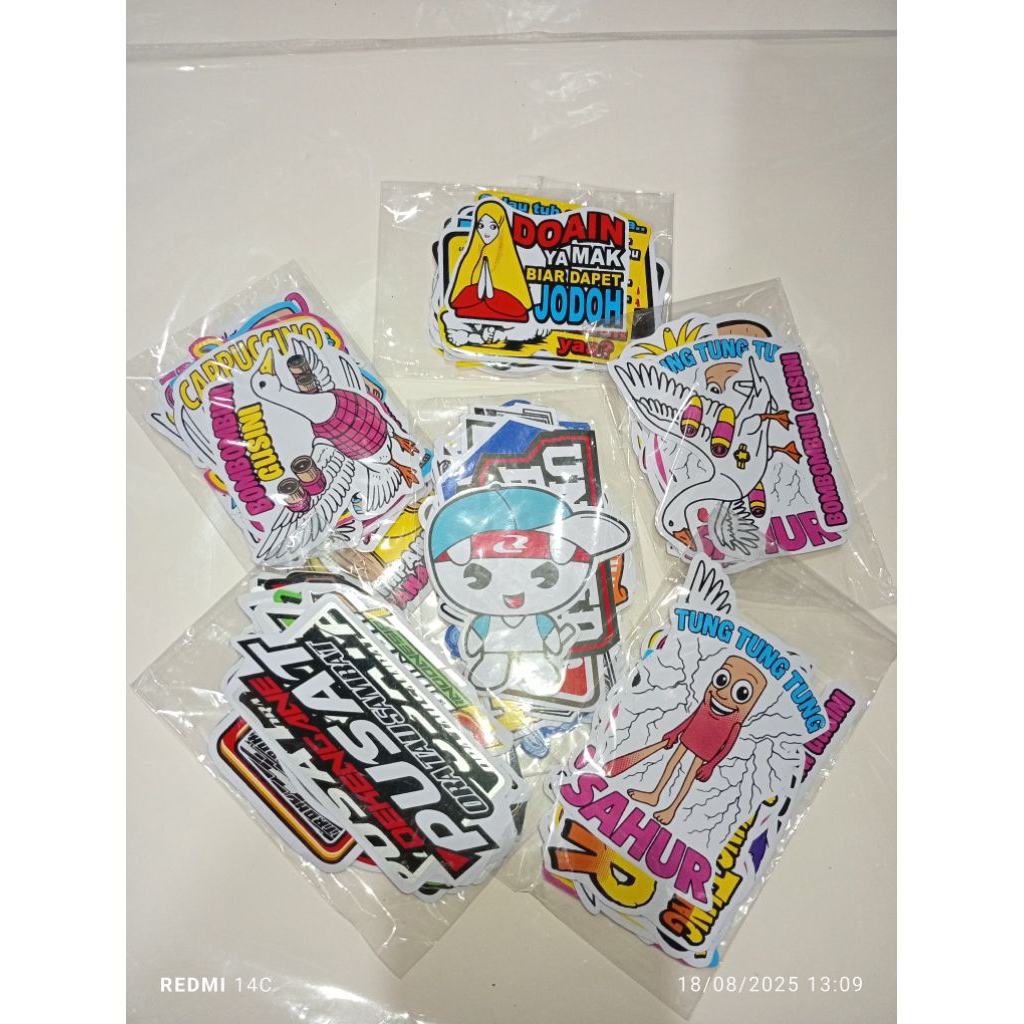 

Stiker Random/Mix 4pcs