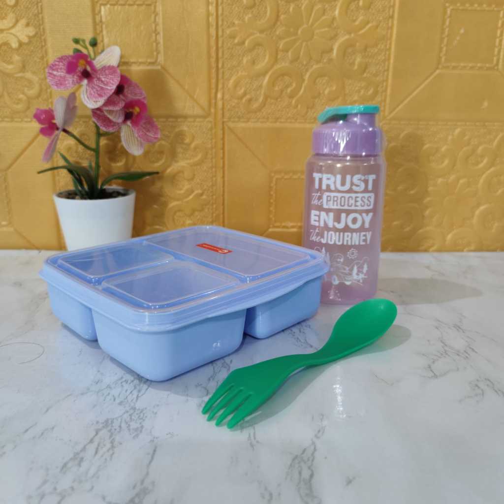 lunch box  kotak makan/ tempat makan/ lunch box/ souvernir ultah Clio nara +  BOTOL MINUM PLASTIK / 