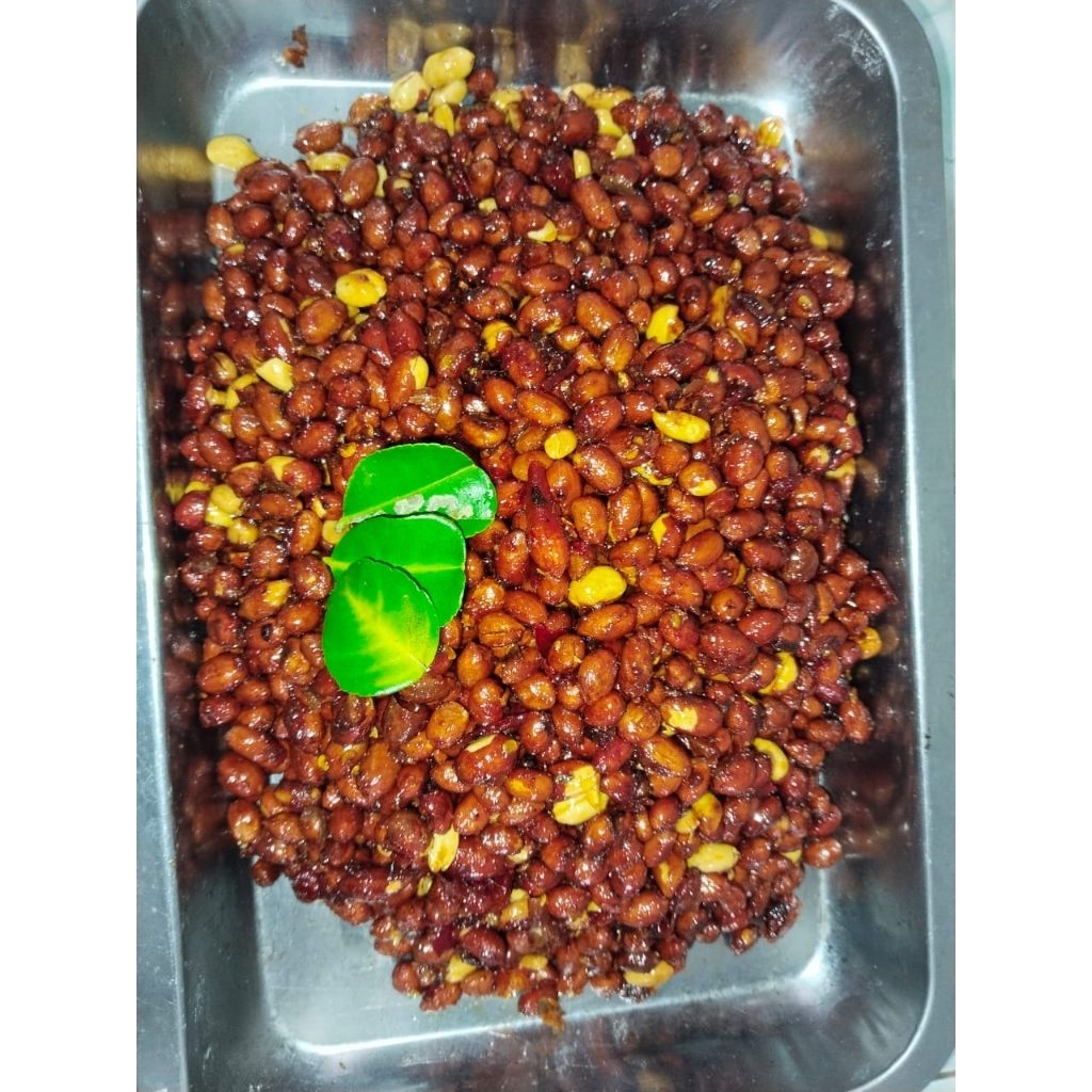 

cemilan kacang pedas manis