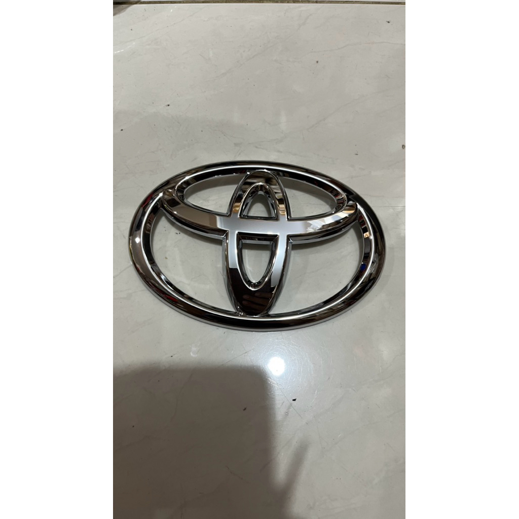Emblem INNOVA REBORN Logo gril depan INNOVA REBORN ORIGINAL