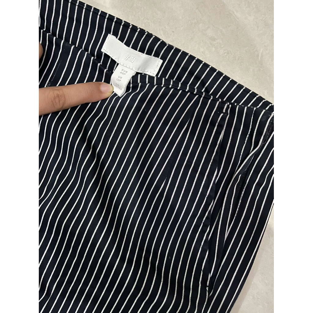 h&m pants celana panjang kain hitam garis garis putih (celana katun formal)