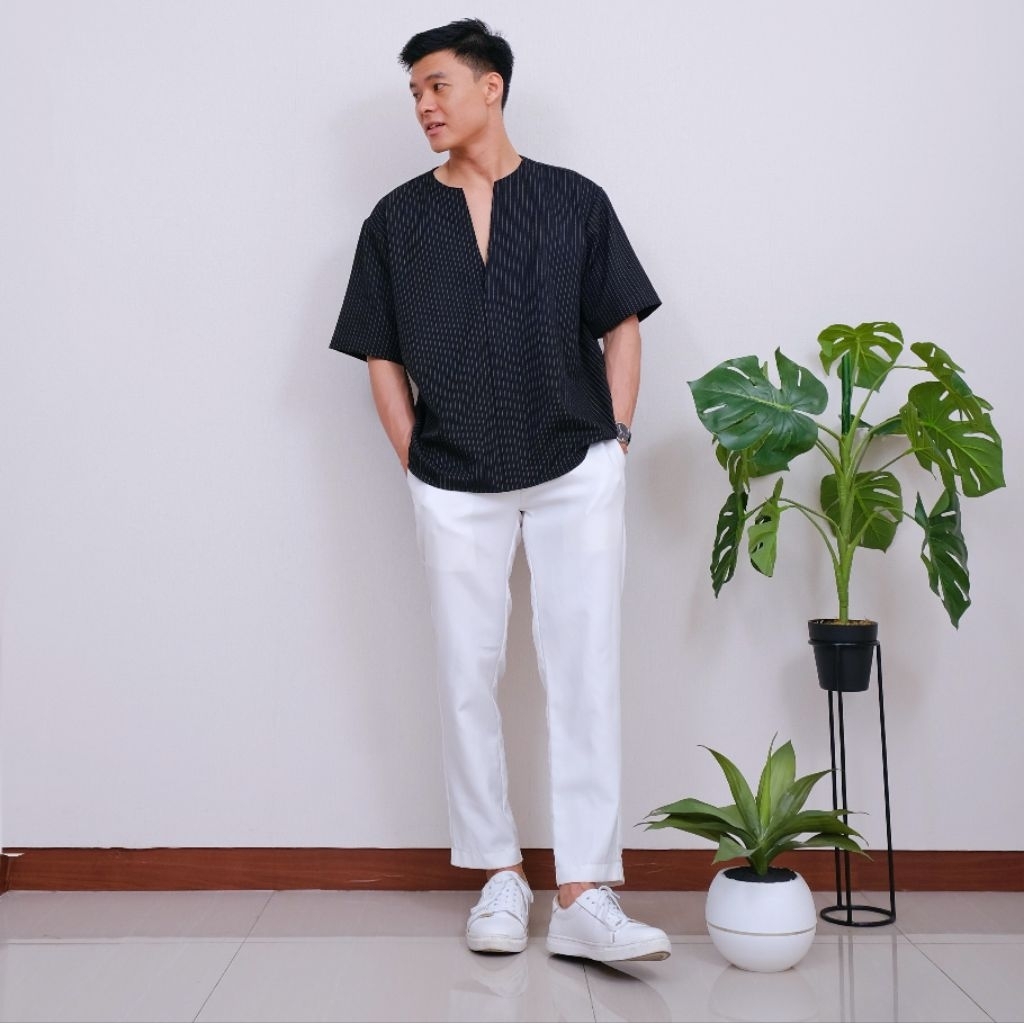 Lowell Shirt Baju Keren Pria Warna Hitam Motif Garis Putih