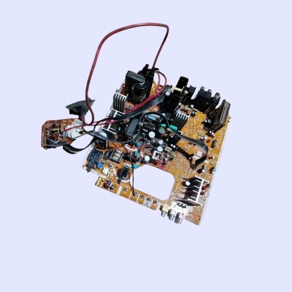 mesin tv Sharp slim 21in copotan dari tv blum di uji tes/gembling