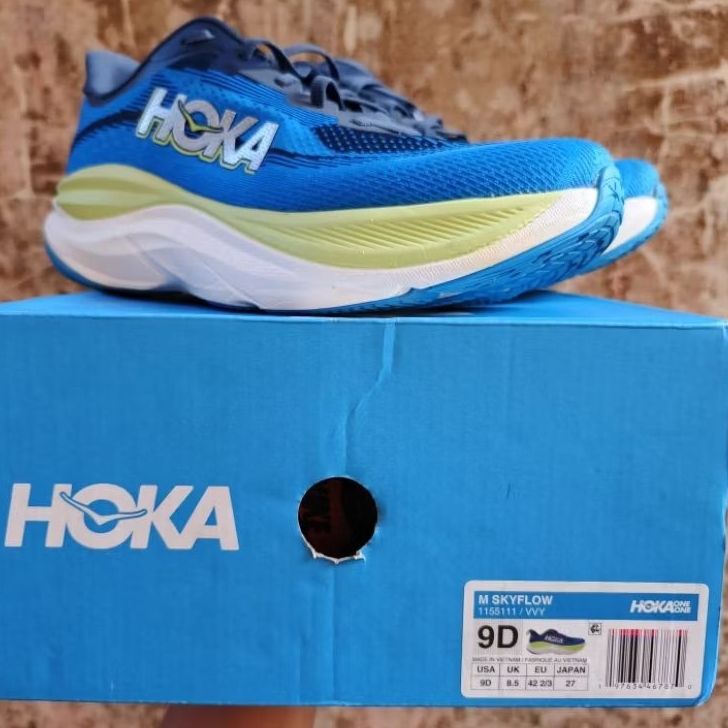 (Size 42,5) Sepatu running second Hoka Skyflow