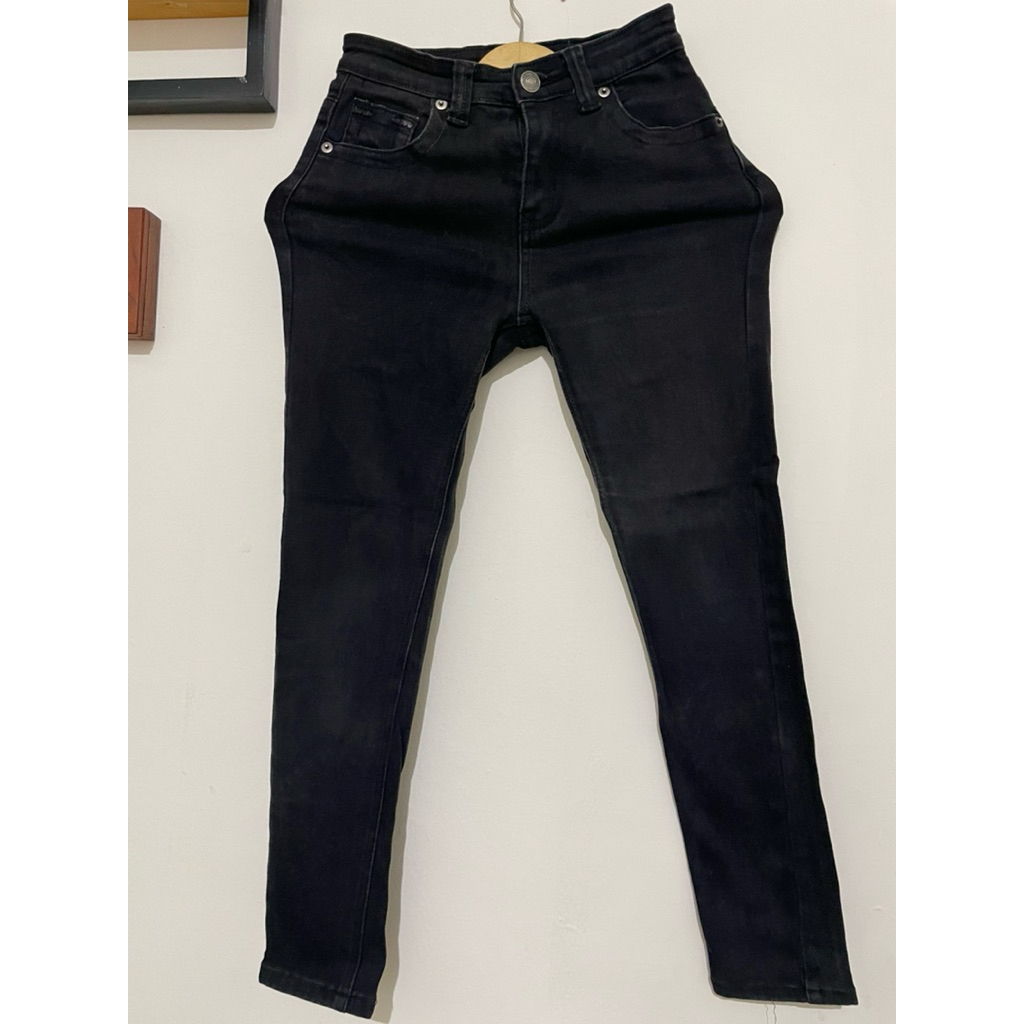 PRELOVED CELANA JEANS HITAM EXTRA S SLIMFIT