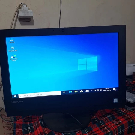 PC All in One Lenovo Core i5 Gen 7 Ram 4GB HDD 1TB Normal/Mulus