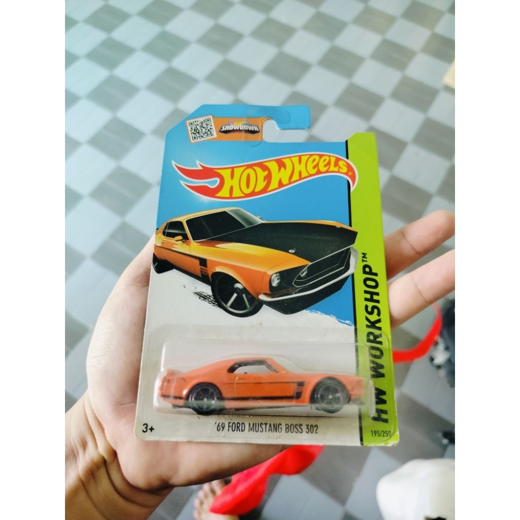 Hotwheels ford mustang boss 302