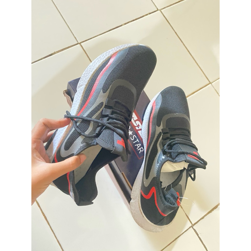 Preloved Sepatu Pria size 43