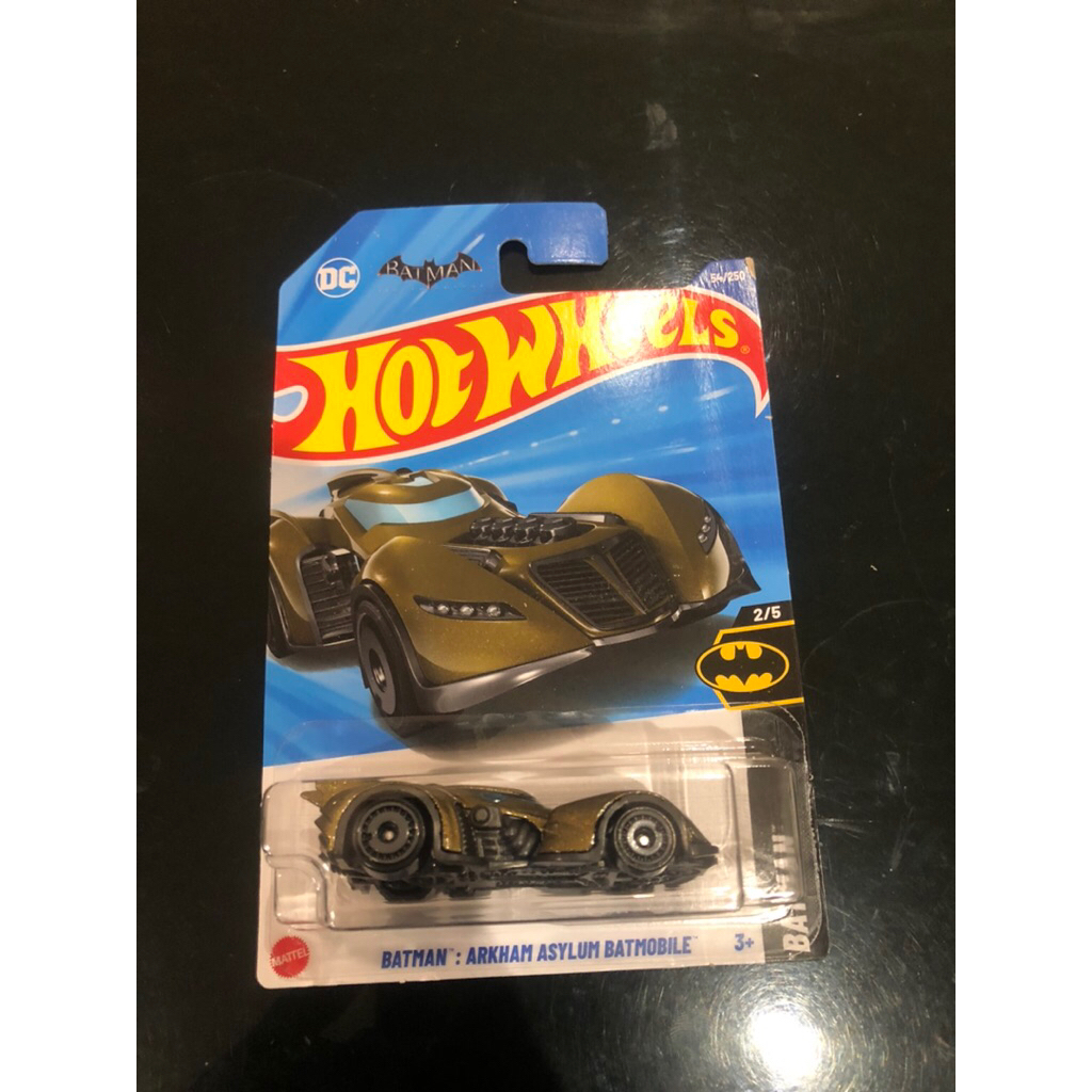 Hot Wheels BATMAN : ARKHAM ASYLUM BATMOBILE