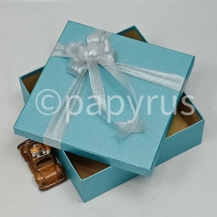 

PAPYRUS 30x30 Tinggi 8cm Kotak Kado Gift Box Hardbox Hampers Hadiah V3