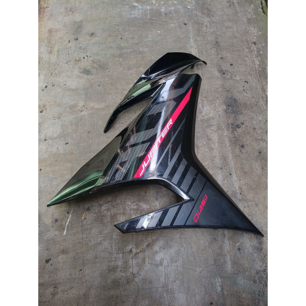 Cover sayap depan yamaha jupiter mx king 150 sebelah kanan original bekas copotan motor