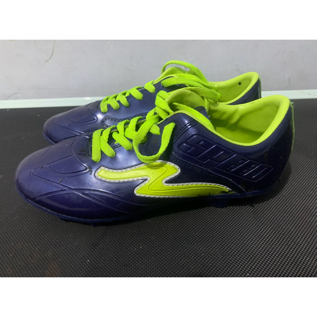 Sepatu Bola (SPEED)