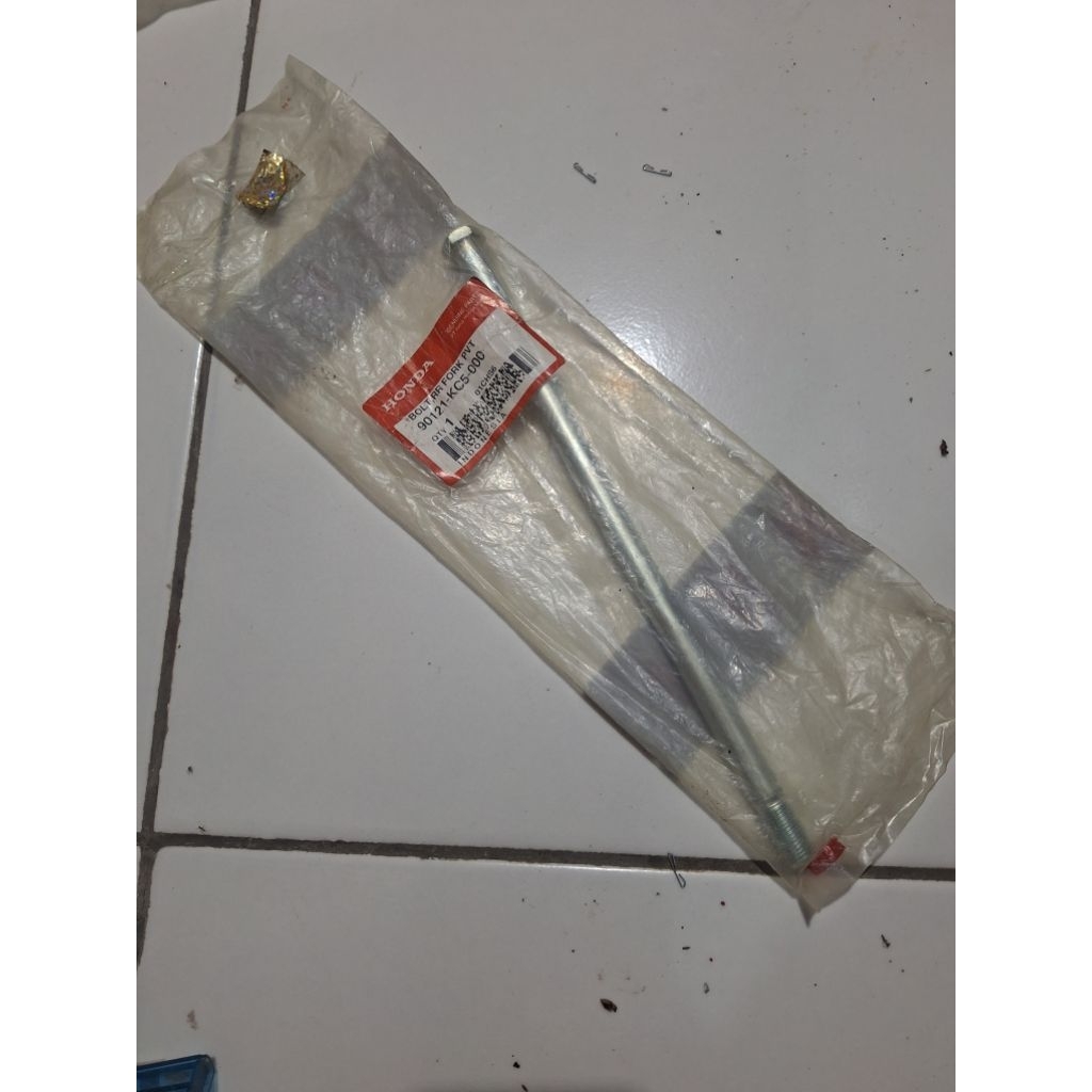 Bolt rear fork pivot AS swing arm swingarm honda GLpro GLmax GL pro Max original ahm honda 90121-KC5