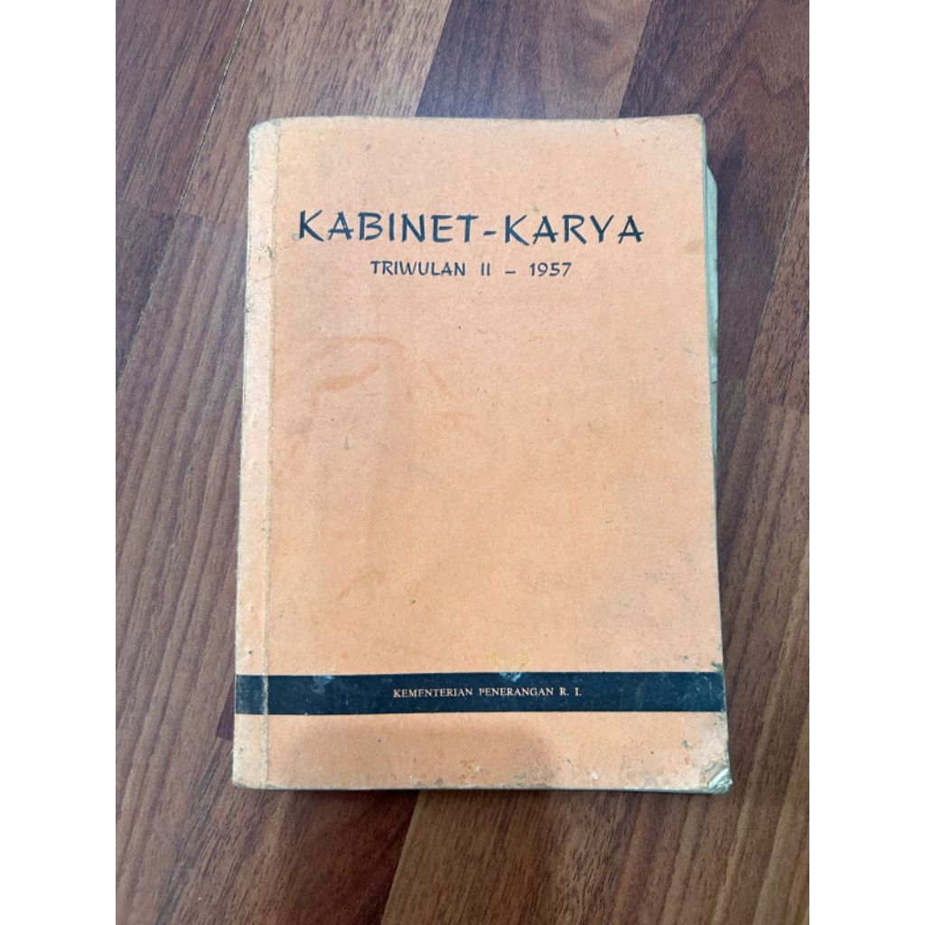 Buku - KABINET - KARYA TRIWULAN 11 - 1957