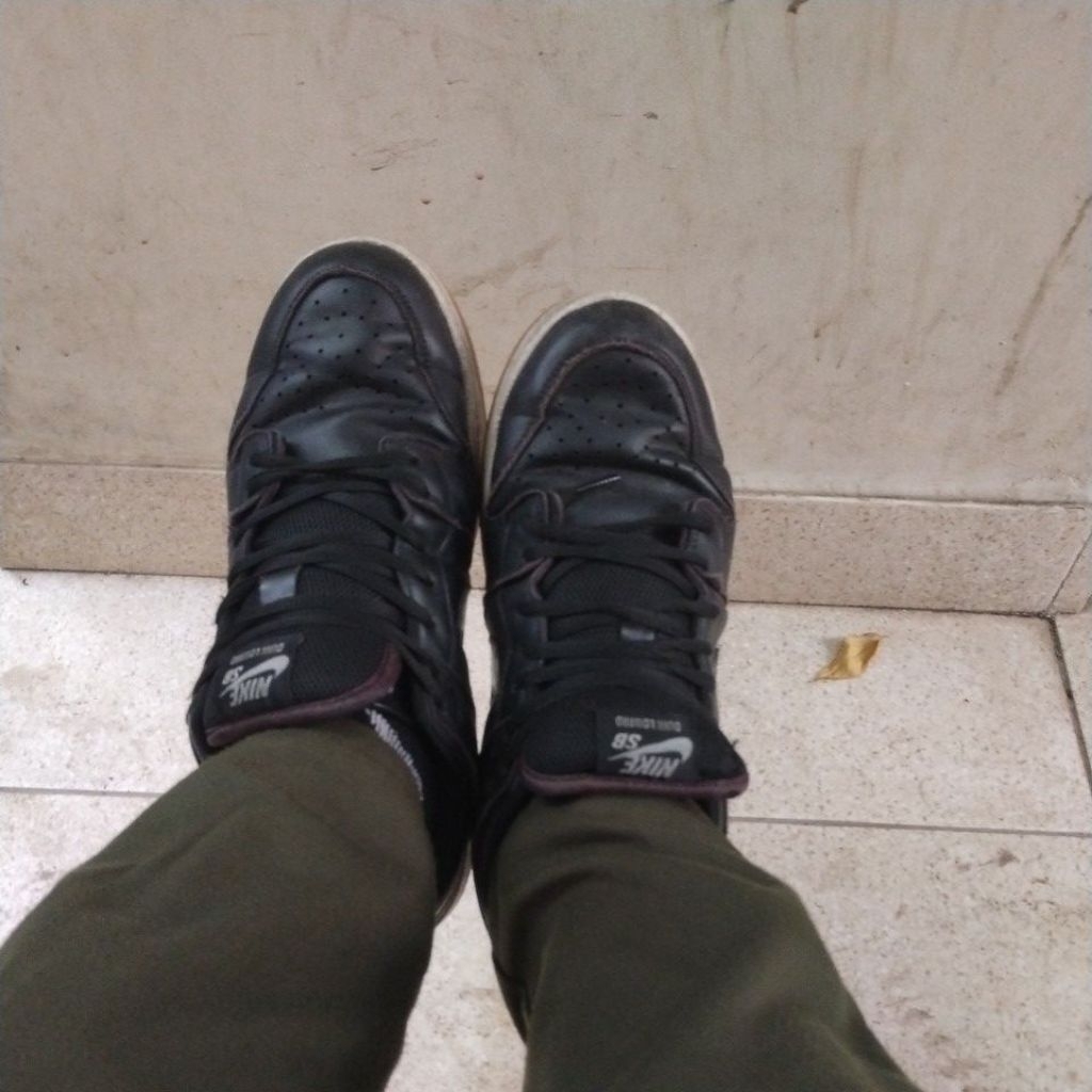 sepatu nike warna hitam