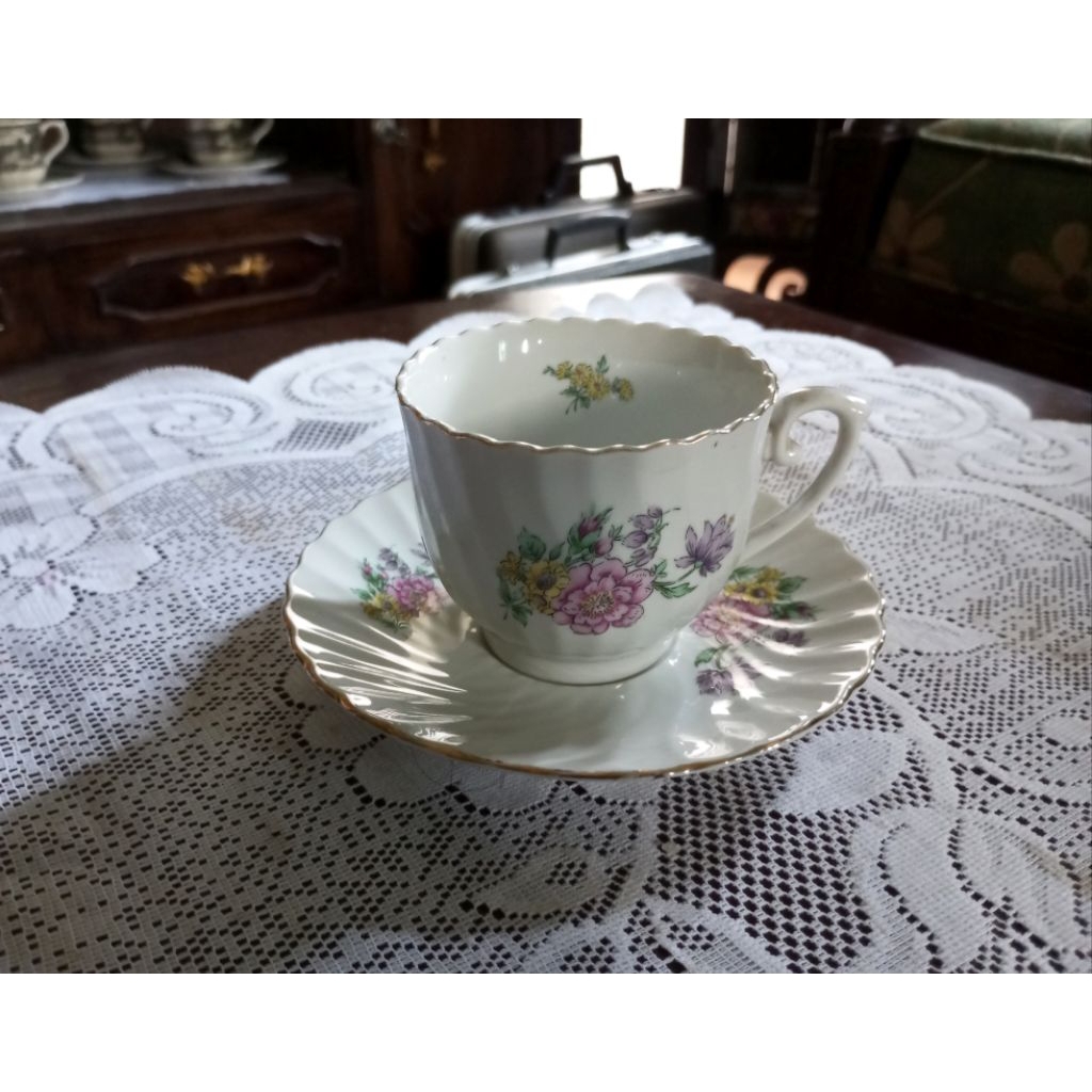 Cangkir Piring Lepek Keramik Motif Bunga Merk SANGO FINE CHINA Antik Vintage