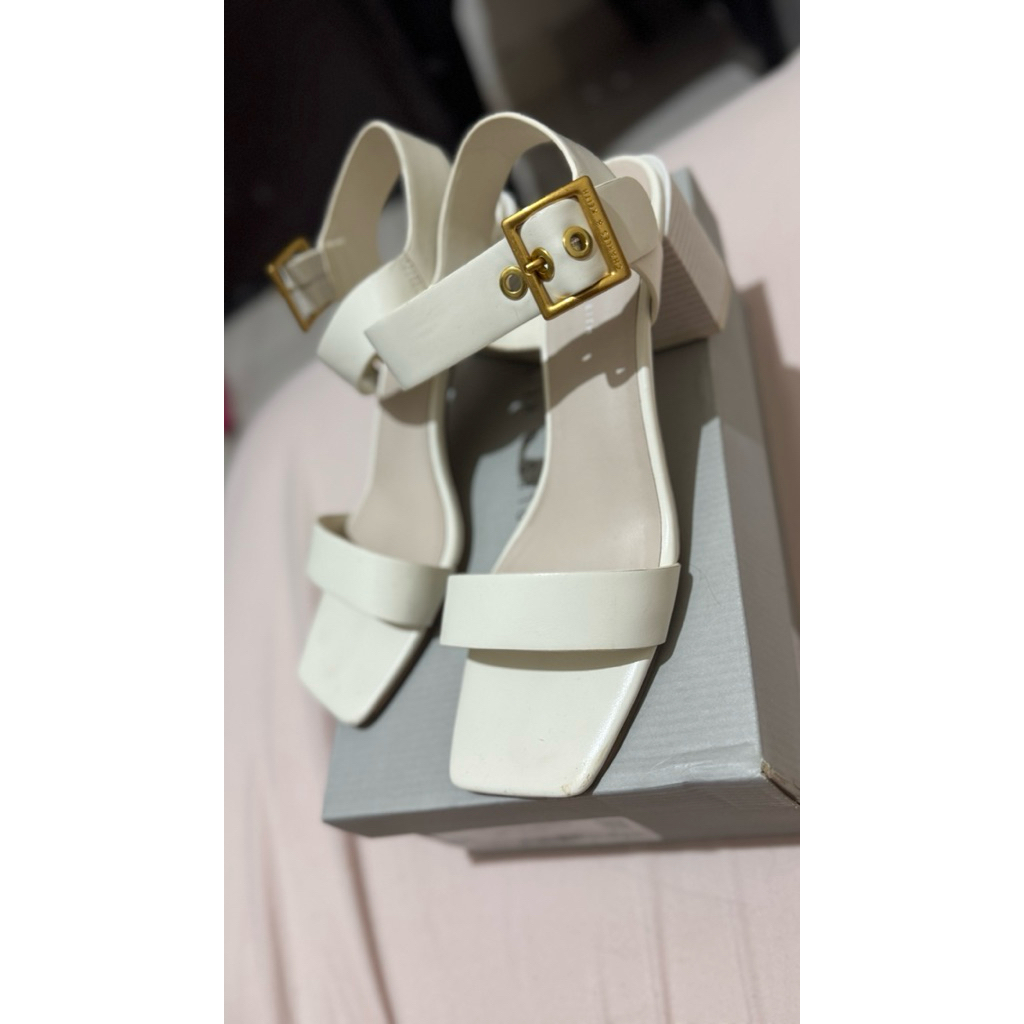 preloved sepatu charles & keith original