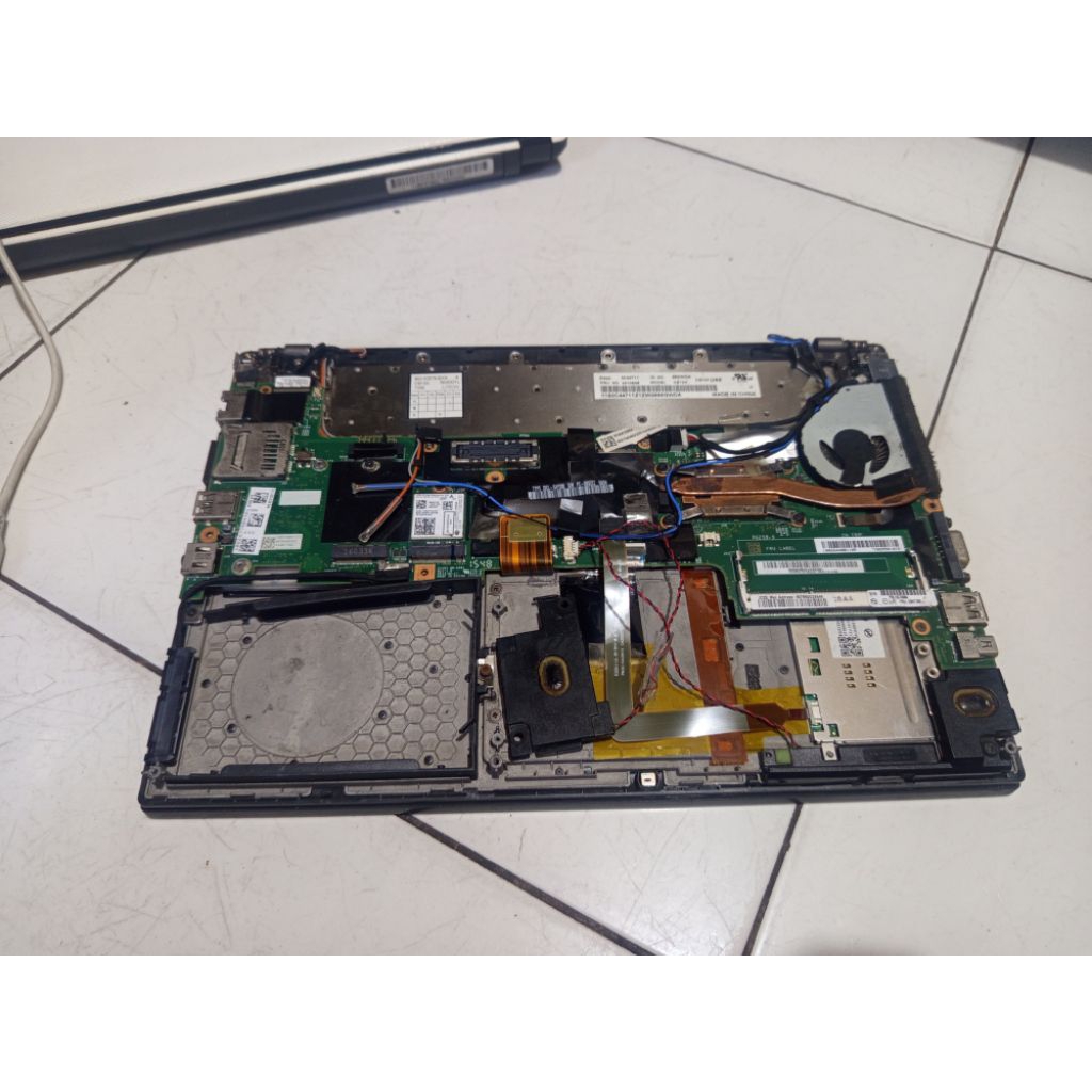 laptop Lenovo Thinkpad touchscreen x250 i5 gen 4/5 mati total