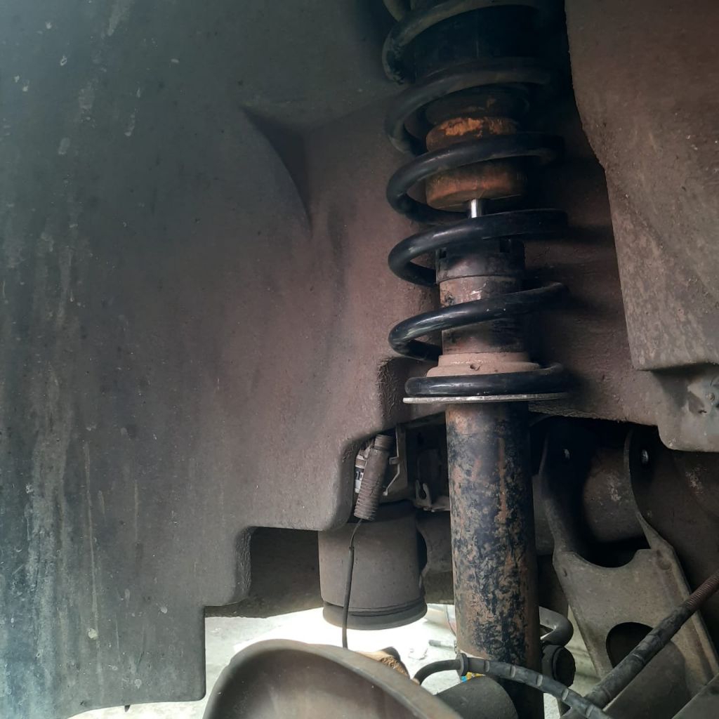 inner fender liner pelastik belakang KANAN Original BMW E39