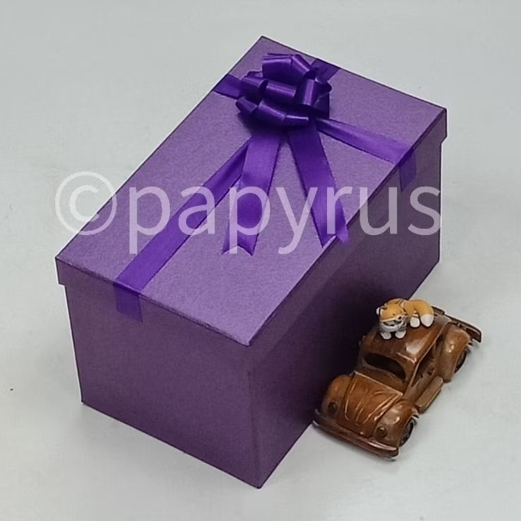 

PAPYRUS 15X25 Tinggi 15cm Kotak Kado Gift Box Hardbox Hampers V1