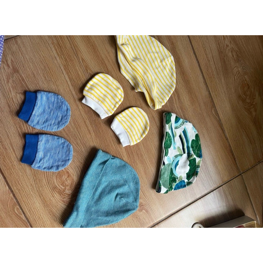 BABY HAT & MITTENS MOTHERCARE ORI NEWBORN 0-6 MONTHS
