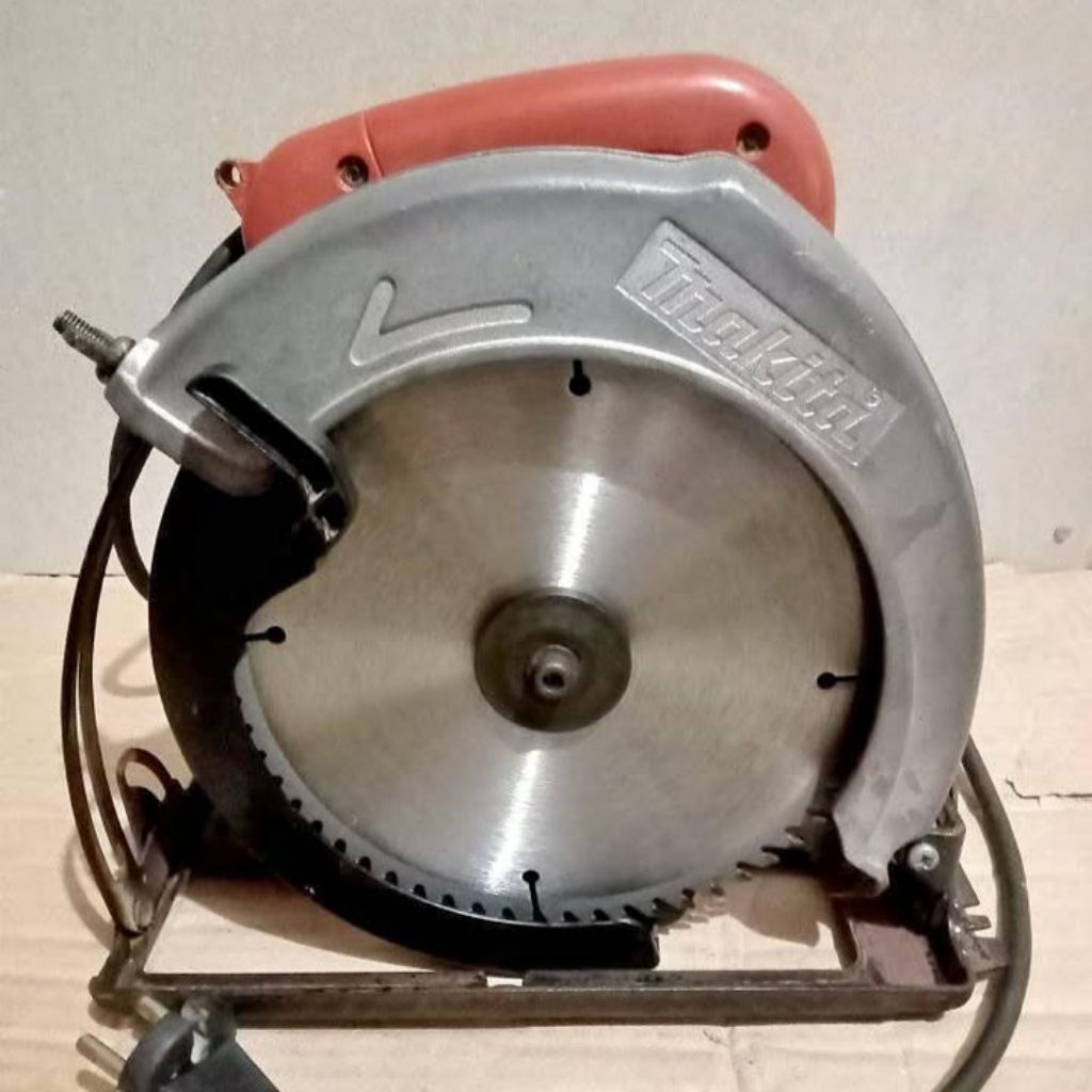 circular saw 7" maktec mt580 gergaji kayu listrik 1050w bekas