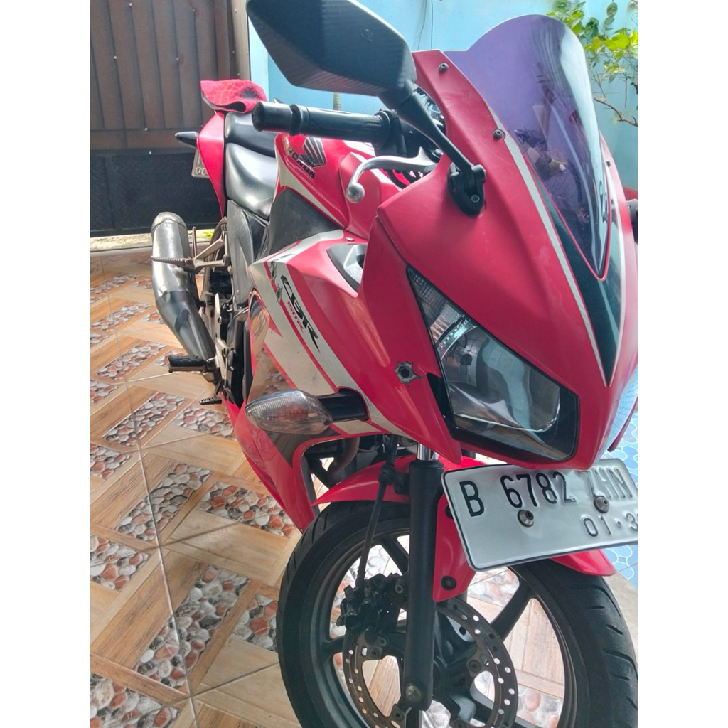 Motor bekas Honda CBR 150 tahun 2015