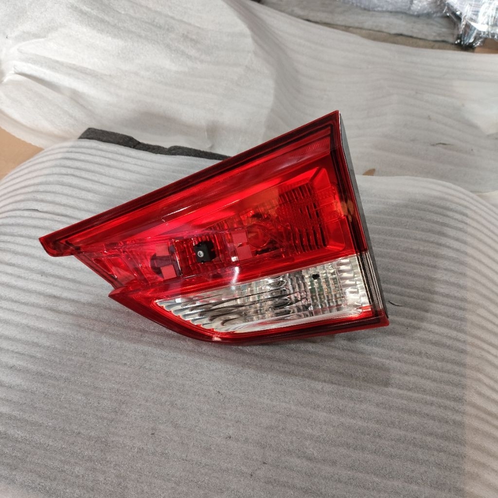 Reflektor Lampu Bagasi Wuling Confero DB Confero S original