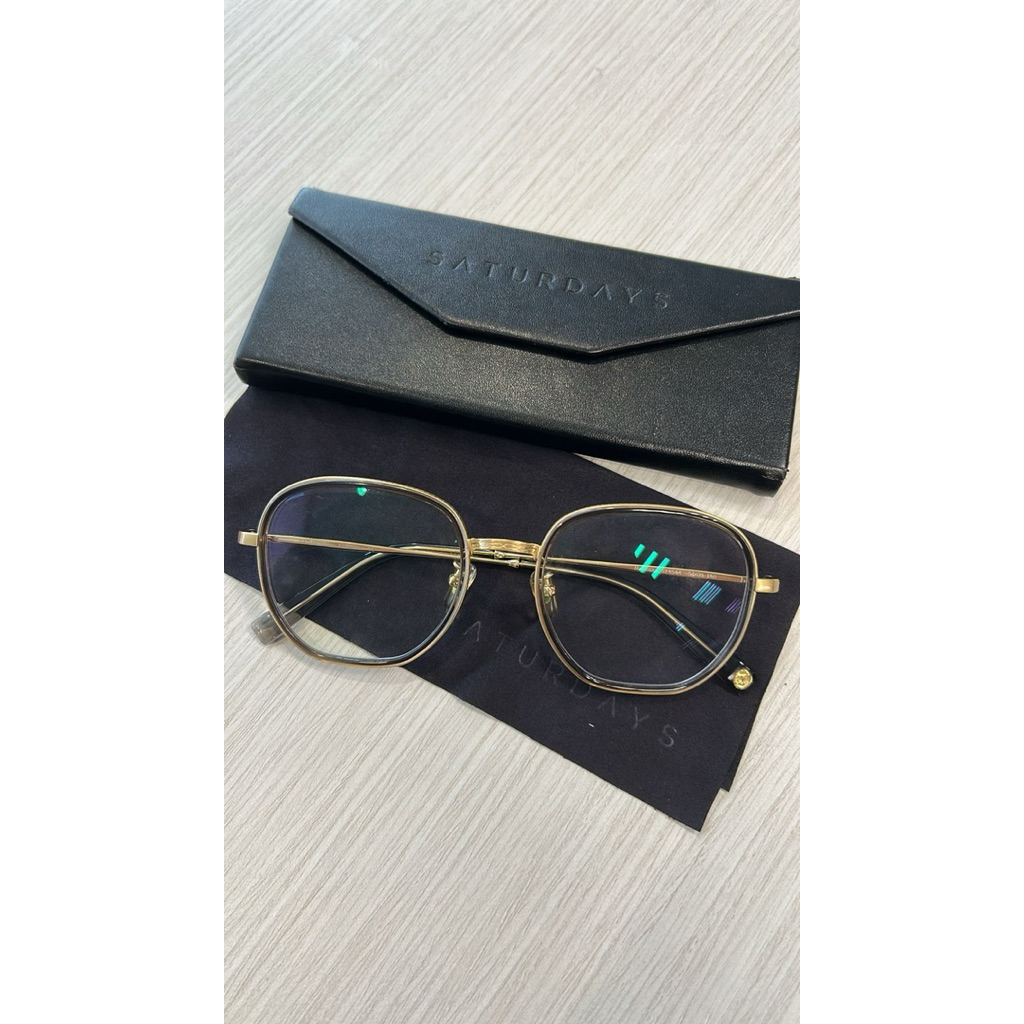 Halifax Saturday Kacamata