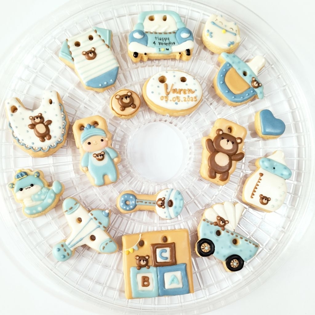 

Custom Cookies Baby Theme 1 set (12 pcs) atas nama Varen