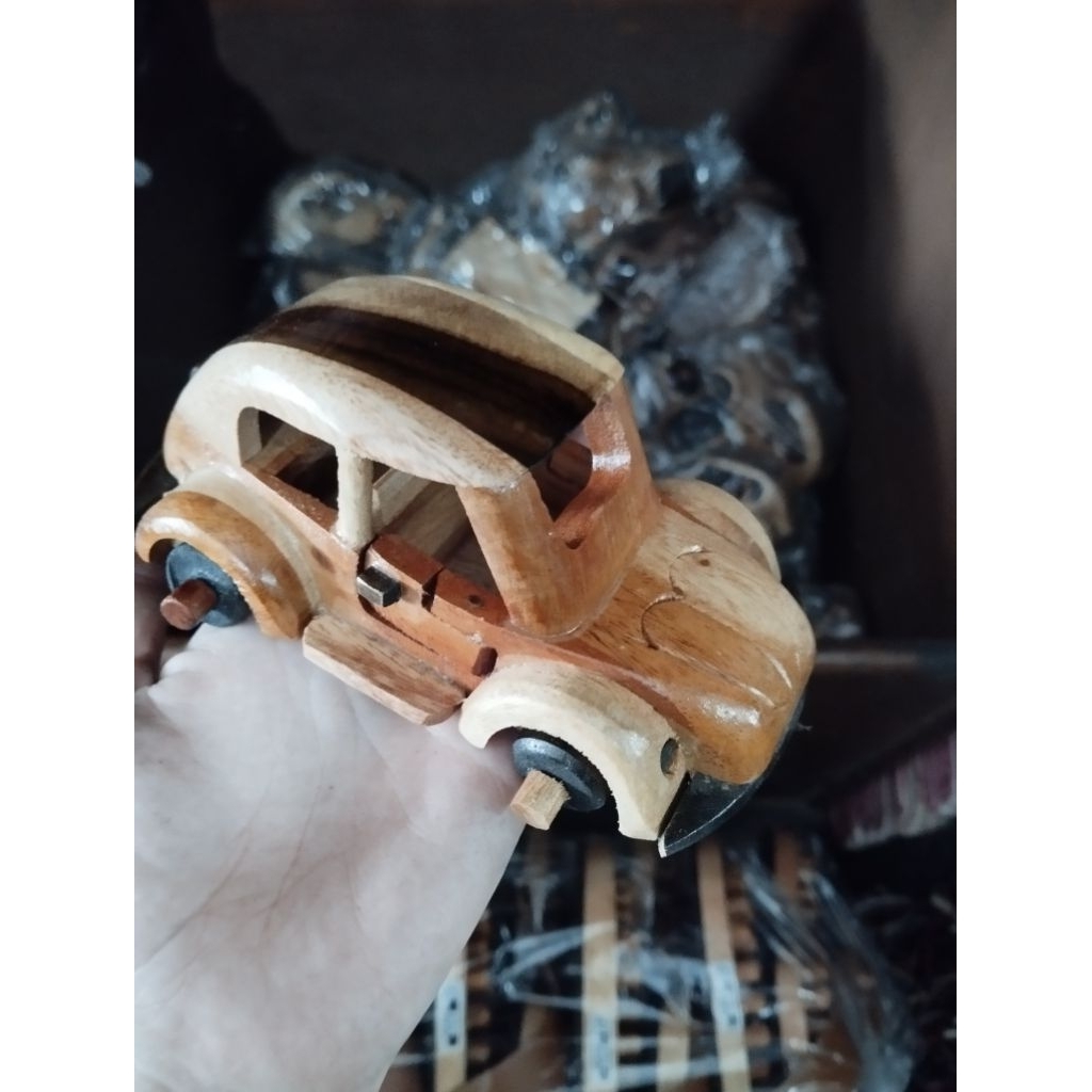 mainan miniatur kayu vw kodok