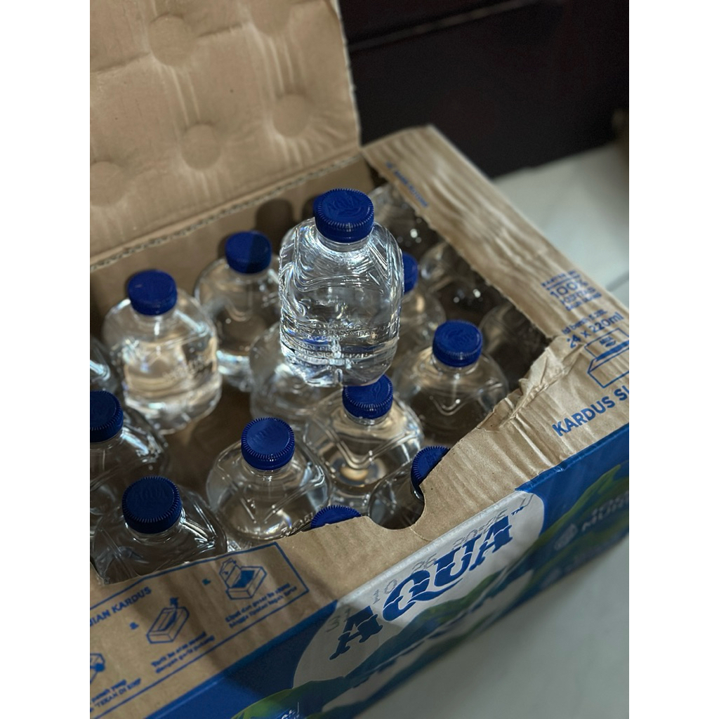 

READY SIAP KIRIM! | TERBARU 1 KARTON / 1 DUS AQUA CUBE 220ml (isi 24 BOTOL)
