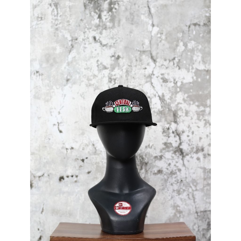 Snapback Central Perk Friends New Era 9FIFTY – Topi Original Second